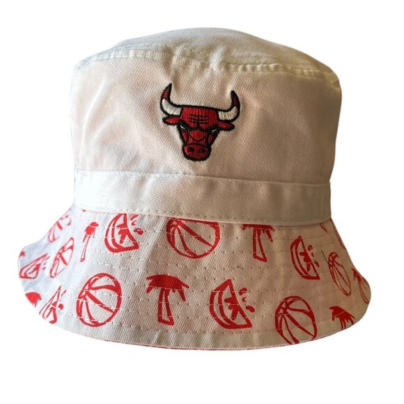 Chicago Bulls Corona Reversible Bucket Hat With Embroidery Basketball Fan OS NEW - Picture 1 of 3